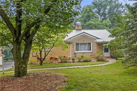 1222 Arrowood Dr, Pittsburgh, PA 15243