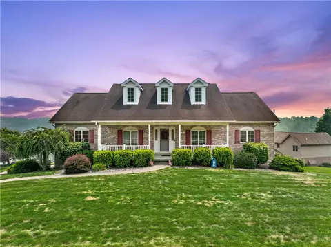 116 N Mulberry Dr, Mount Pleasant, PA 15666