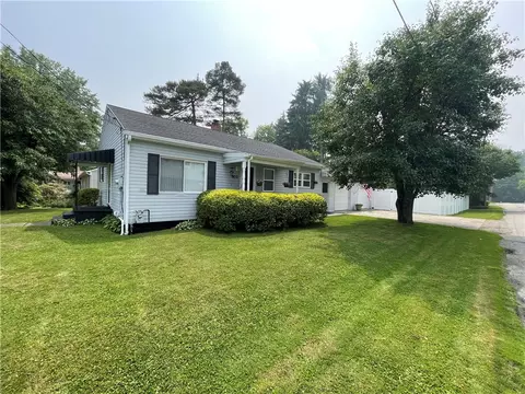 1452 Klondyke Ave, Indiana, PA 15701