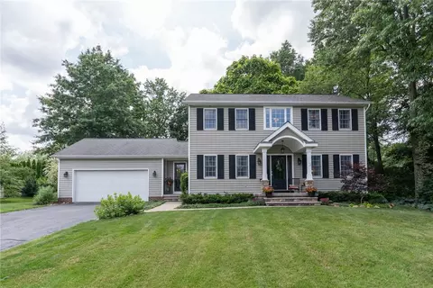 18 Kings Ln, Grove City, PA 16127