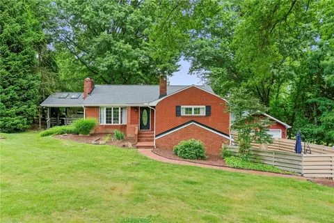 200 Inwood Rd, Pittsburgh, PA 15237
