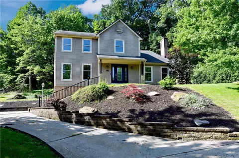 5015 Karrington Dr, Gibsonia, PA 15044