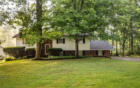 115 Milton, Clark, PA 16113