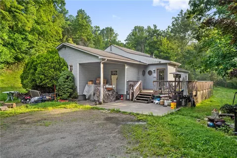 603 Lowber Rd, Irwin, PA 15642 photo 3