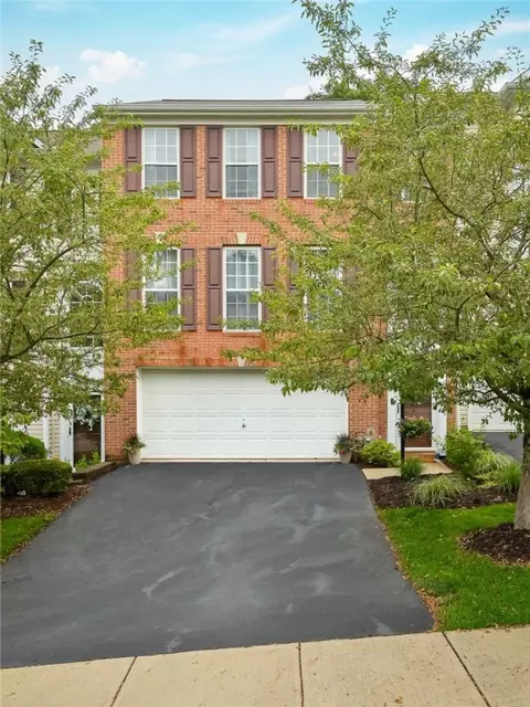 613 E Village Green Blvd, Mars, PA 16046