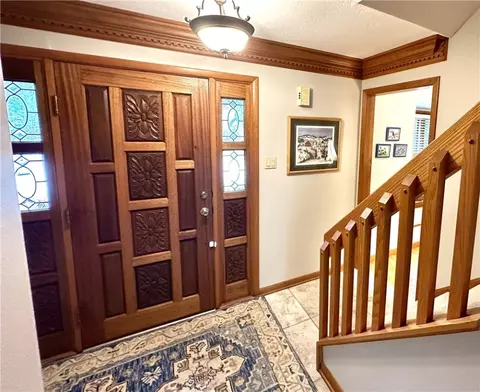 8184 Streamside Dr, Pittsburgh, PA 15237 photo 3