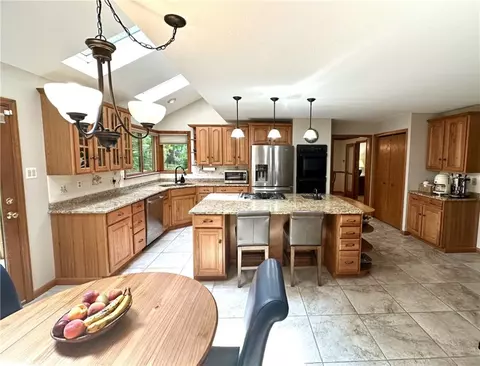 8184 Streamside Dr, Pittsburgh, PA 15237 photo 7