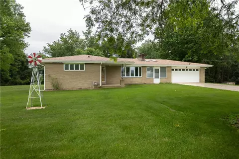 416 Bergman Ln, Belle Vernon, PA 15012