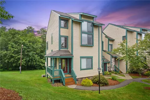 8013 Meadowridge Dr, Champion, PA 15622