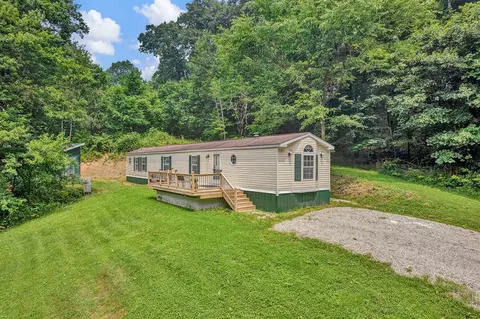 589 Pleasant Hills Rd, Hookstown, PA 15050