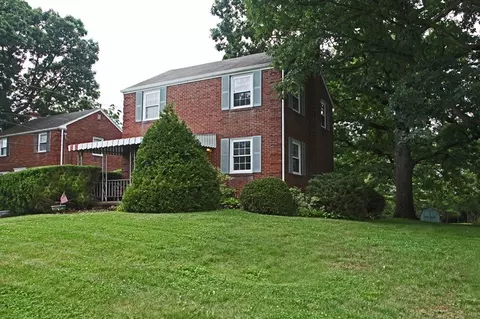 8077 Peebles Rd, Pittsburgh, PA 15237