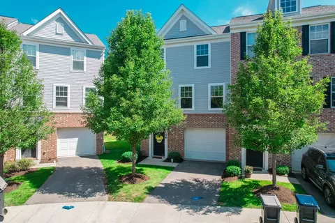 146 Watson Dr, Warrendale, PA 15086