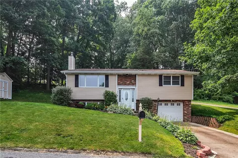 219 Hillside Dr, Zelienople, PA 16063