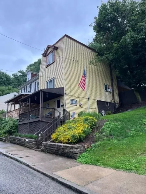 915 Smithton Ave, Pittsburgh, PA 15212