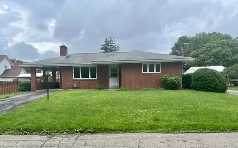410 Oakland St, Ellwood City, PA 16117