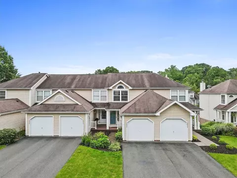 2804 Drake Ct, Gibsonia, PA 15044 photo 2