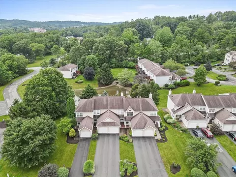 2804 Drake Ct, Gibsonia, PA 15044 photo 3