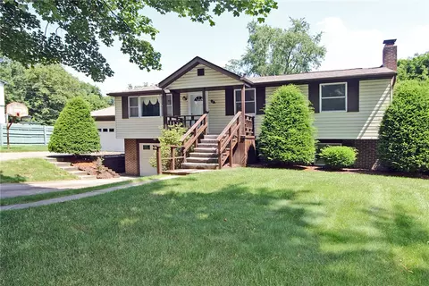8 Suburban Ave #A, Carnegie, PA 15106