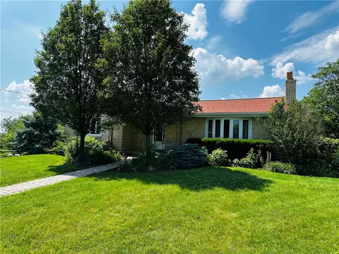 2126 Lawnview Dr, Mckeesport, PA 15135