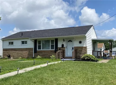 367 Emerson Ave, Farrell, PA 16121