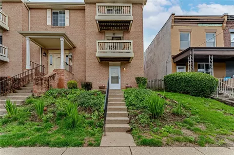 3289 Dawson St #2, Pittsburgh, PA 15213
