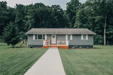 102 Cemetery Rd, Dayton, PA 16222