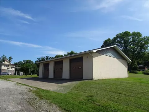 371 Walnut St, Hunker, PA 15639