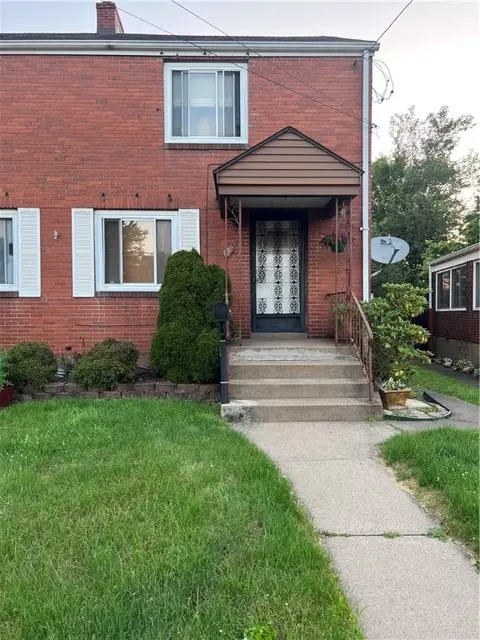 906 Liberty St, Duquesne, PA 15110