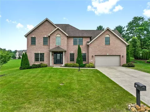 1121 Cross Creek Dr, Uniontown, PA 15401