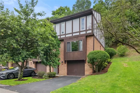 235 Thornberry Dr, Mcknight, PA 15237