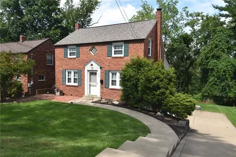 4809 Flamingo Dr, Pittsburgh, PA 15236