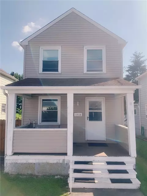 1518 Grant St, Braddock, PA 15104