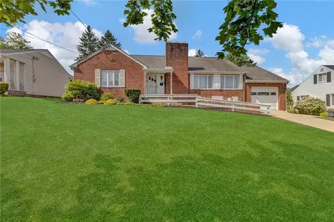 2104 Lawndale Dr, Aliquippa, PA 15001