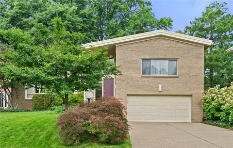 127 Hartwood Dr, Pittsburgh, PA 15208