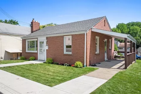 2376 E Beckert Ave, Pittsburgh, PA 15212