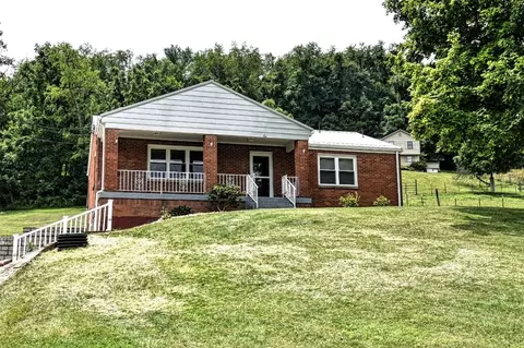 1874 Route 136, Eighty Four, PA 15330