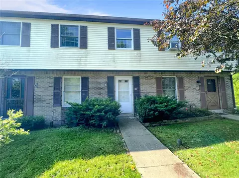 319 Dolomite Ct, Latrobe, PA 15650