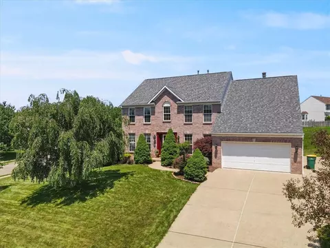 150 Camelot Cir, Coraopolis, PA 15108