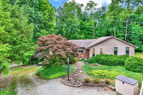 529 New Haven Dr, Greensburg, PA 15601