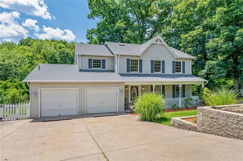 55 Meanor St, Imperial, PA 15126
