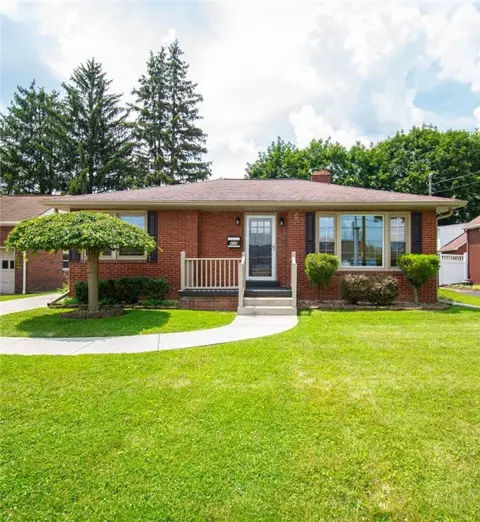 415 Foch St, Ellwood City, PA 16117