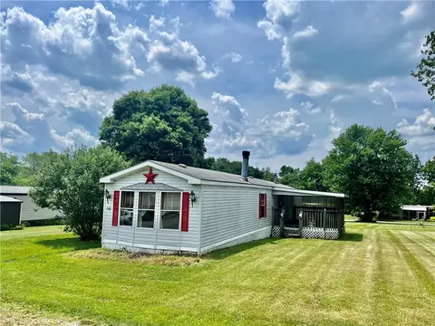 102 Woodview Dr, Valencia, PA 16059