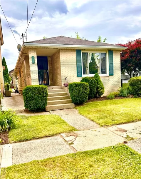 111 Dahlia St, Homestead, PA 15120