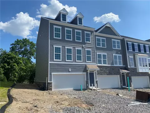 119 Sweetwater Dr, Coraopolis, PA 15108