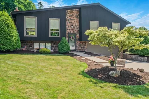 5508 Mercedes Dr, Pittsburgh, PA 15236