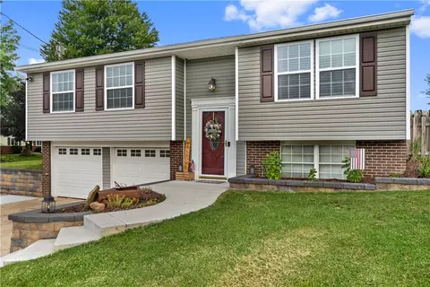 1108 Deerfield Dr, Elizabeth, PA 15037