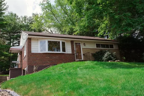 180 Crowe Ave, Mars, PA 16046