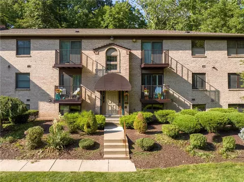 300 Gilkeson Rd #10C, Pittsburgh, PA 15228
