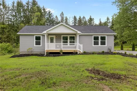 1460 Selina Blvd, Hermitage, PA 16148