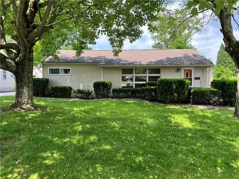 2118 Paul St, Hermitage, PA 16148
